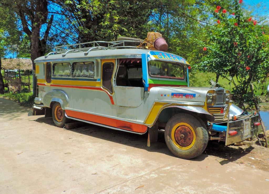 Fancy Jeepney, a cheap method of transportation at Sabang and a good enough reason to visit palawan