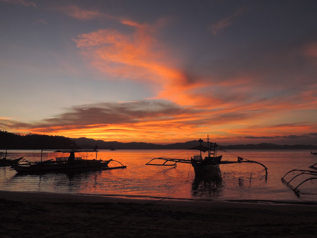 Sunset over Port Barrton, a good enough reason to visit palawan